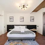 Patong Cliff Villa Phuket 12 Bedroom