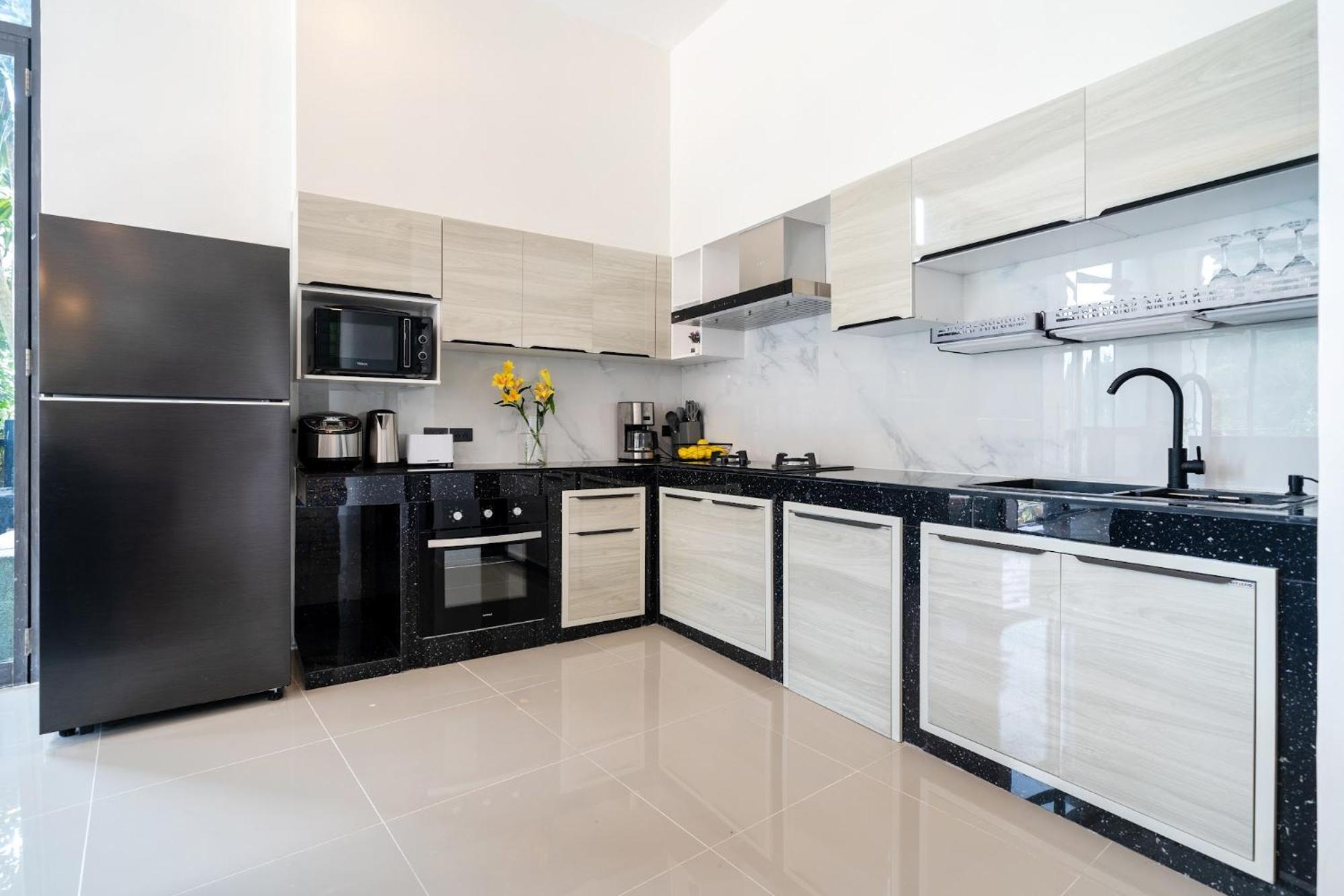 Cliff Phuket 12 Bedroom * Patong